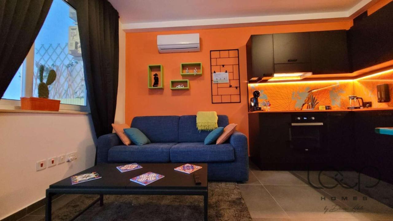 Modern - 50 M From Sea - Free Wi-Fi - Super Cool - Terrace - Fully Air-Conditioned セント・ポールズ・ベイ エクステリア 写真