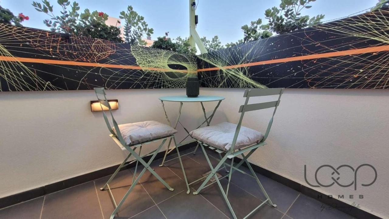 Modern - 50 M From Sea - Free Wi-Fi - Super Cool - Terrace - Fully Air-Conditioned セント・ポールズ・ベイ エクステリア 写真